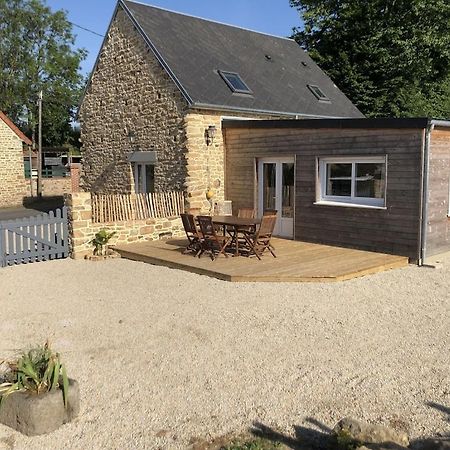 Charmante Maison De Campagne En Pierres Et Bois Sartilly-Baie-Bocage エクステリア 写真