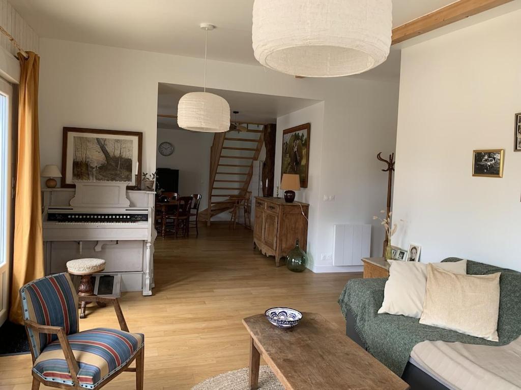 Charmante Maison De Campagne En Pierres Et Bois Sartilly-Baie-Bocage エクステリア 写真