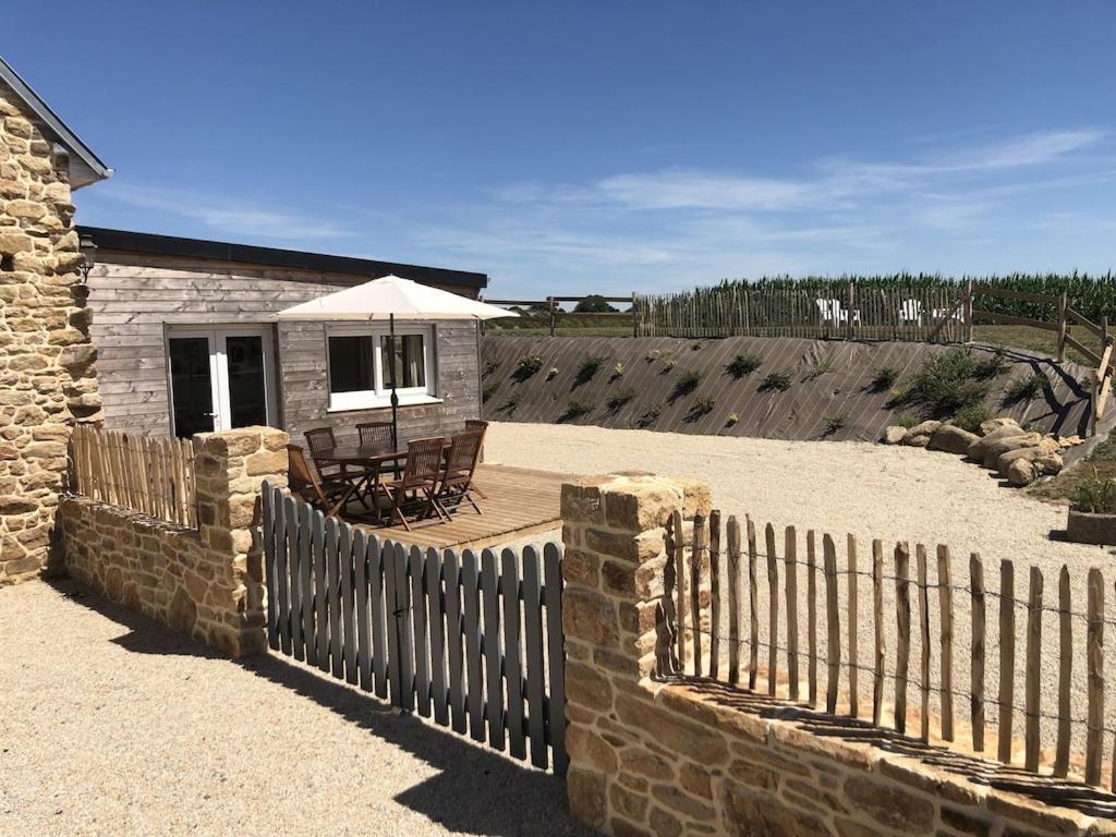 Charmante Maison De Campagne En Pierres Et Bois Sartilly-Baie-Bocage エクステリア 写真
